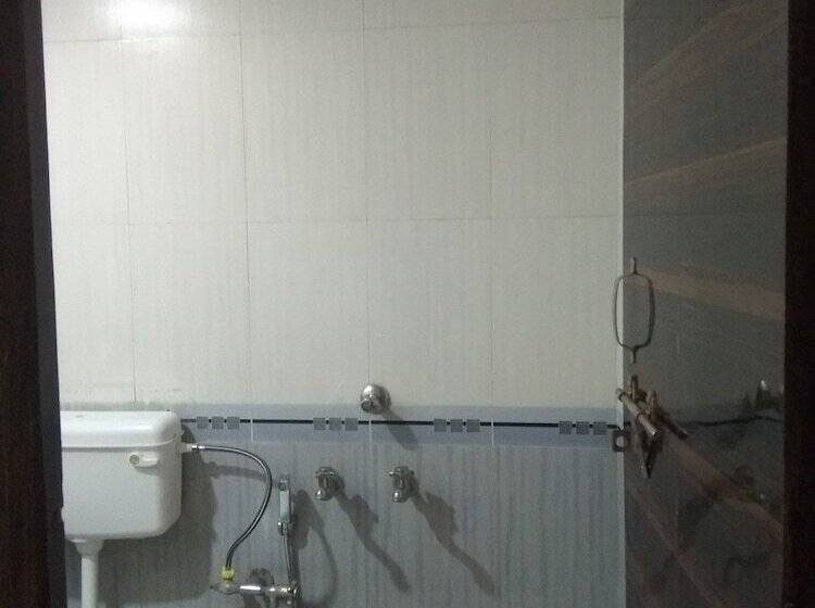 Jk Rooms 111 Hotel Shivala