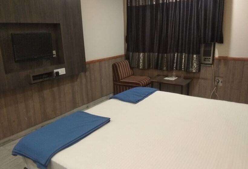 Jk Rooms 111 Hotel Shivala
