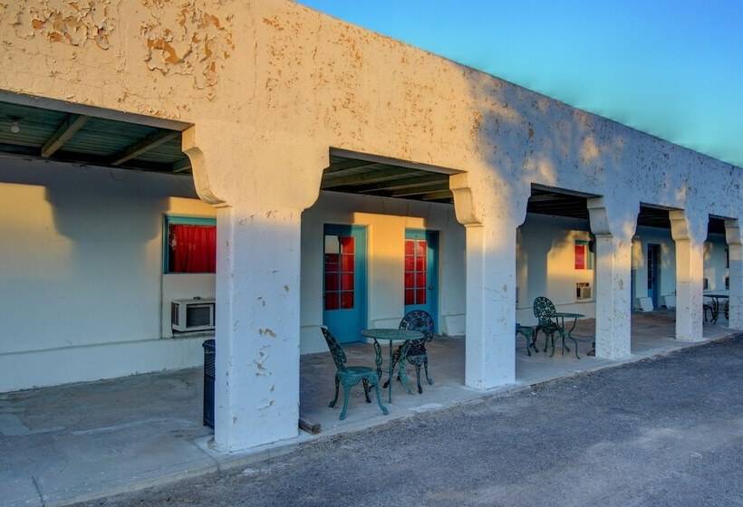 מוטל Amargosa Opera House &