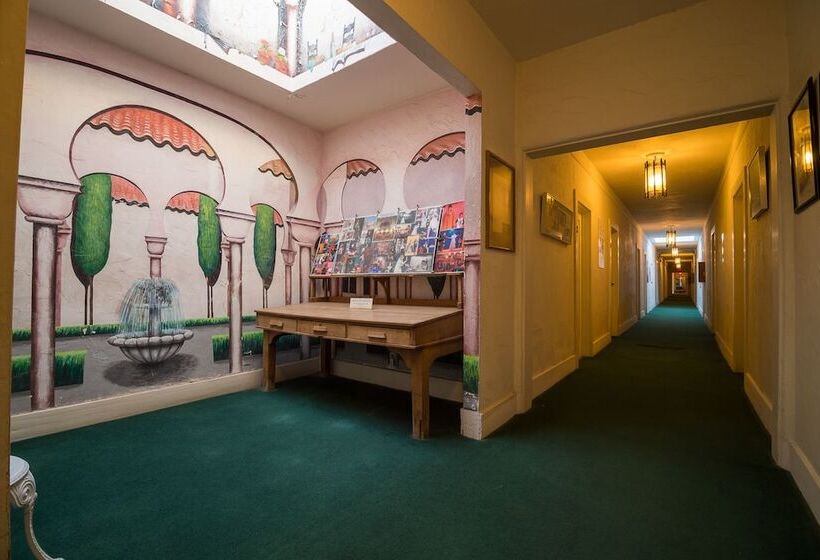 מוטל Amargosa Opera House &