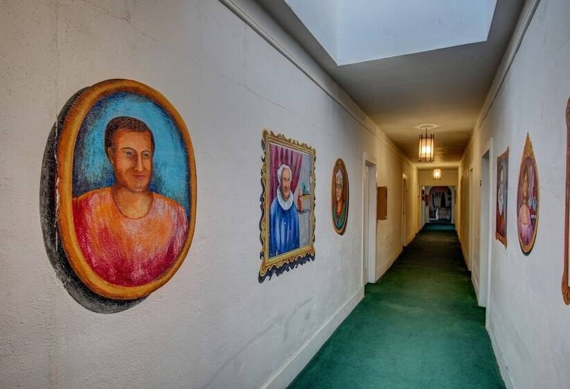 מוטל Amargosa Opera House &