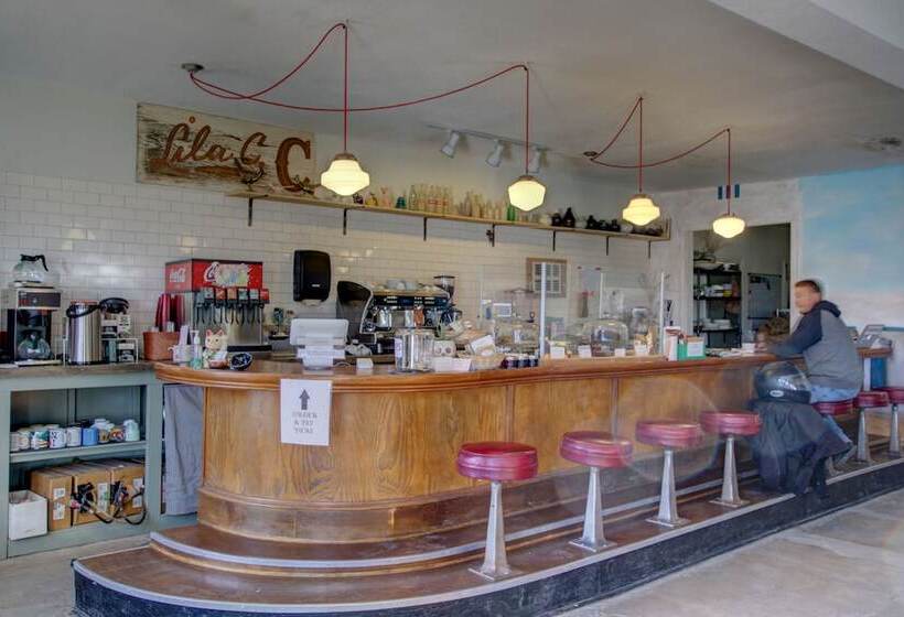 מוטל Amargosa Opera House &