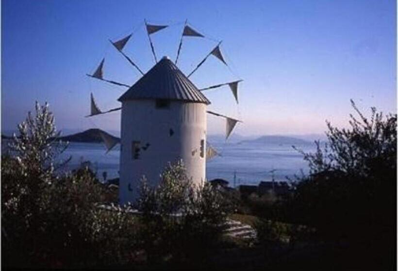 ペンション Country Inn The White Marine