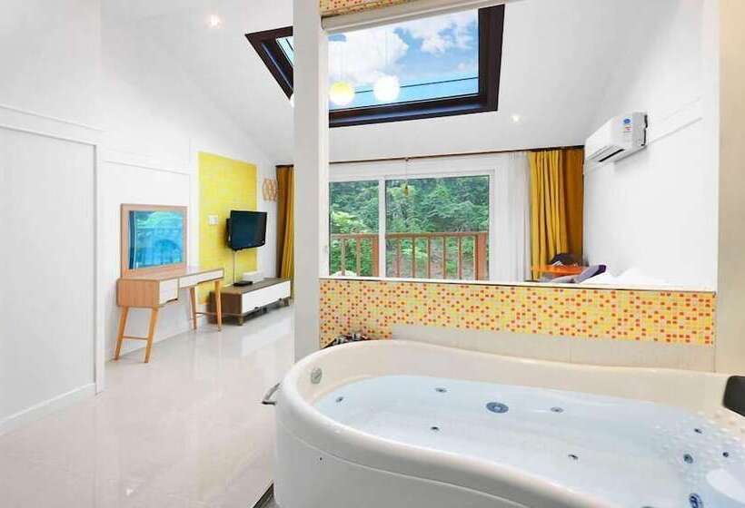 Gyeongju Green Valley Spa Pension