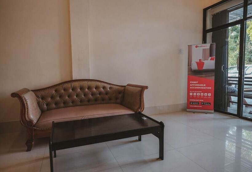 Пансион Reddoorz Near Ringroad City Walks Medan