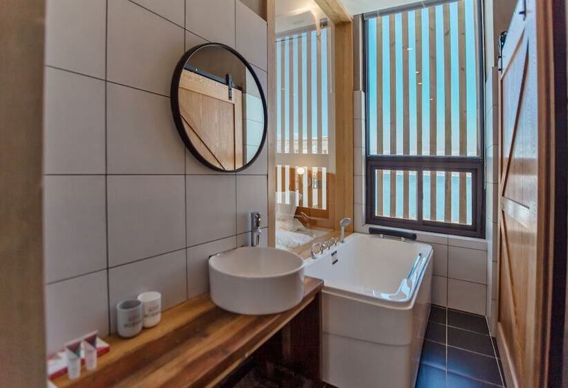 Xiang Yin Liu Su Inn