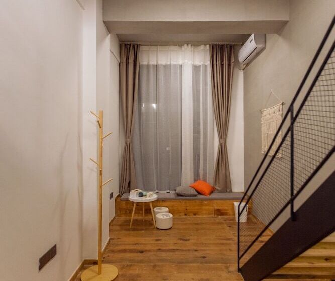 Xiang Yin Liu Su Inn