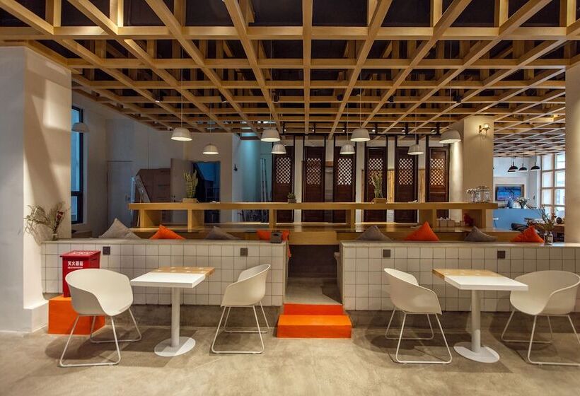 Xiang Yin Liu Su Inn