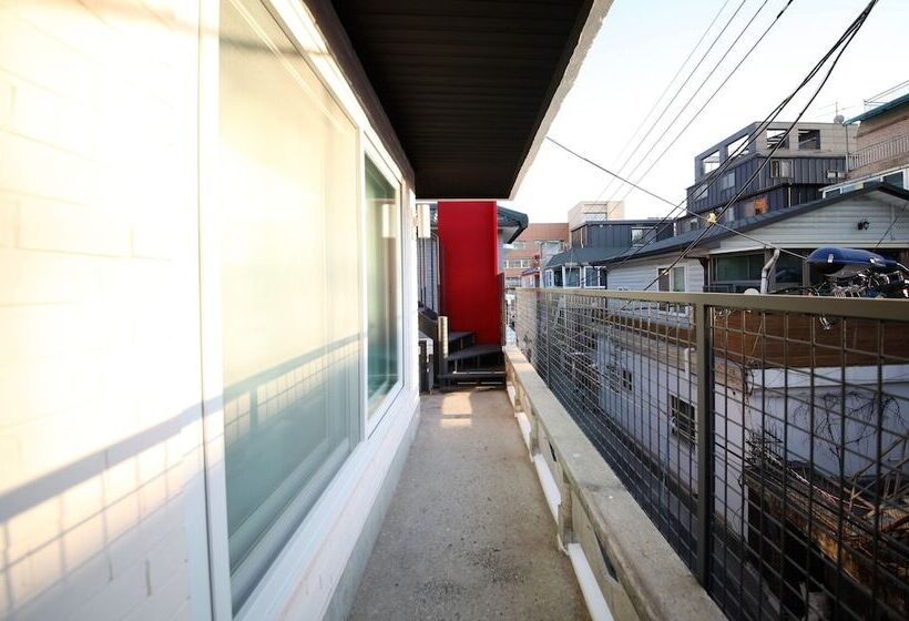 Zibro H Guesthouse Hostel