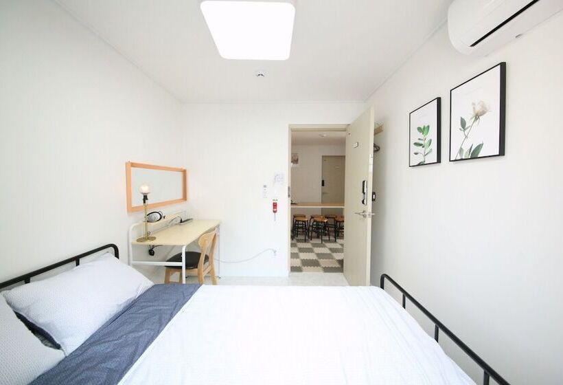 Zibro H Guesthouse Hostel