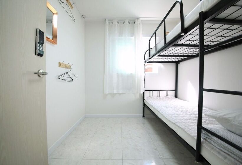 Zibro H Guesthouse Hostel