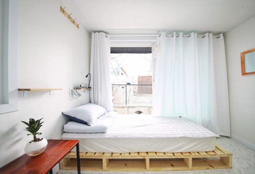 Zibro H Guesthouse Hostel