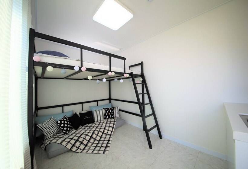 Zibro H Guesthouse Hostel