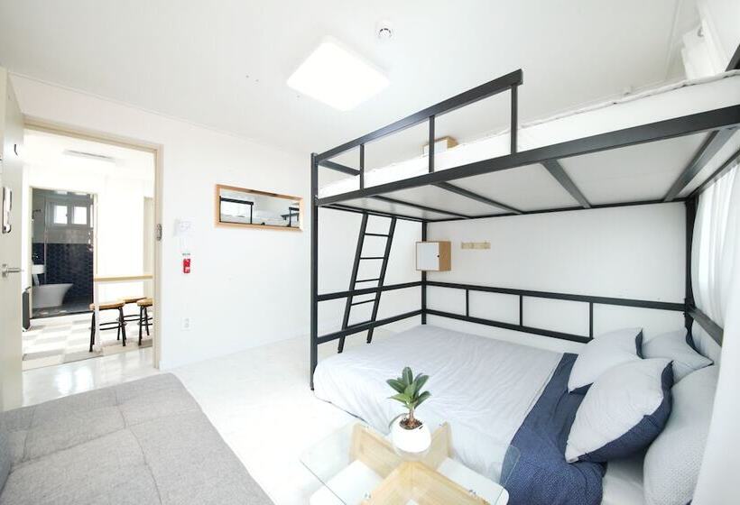 Zibro H Guesthouse Hostel