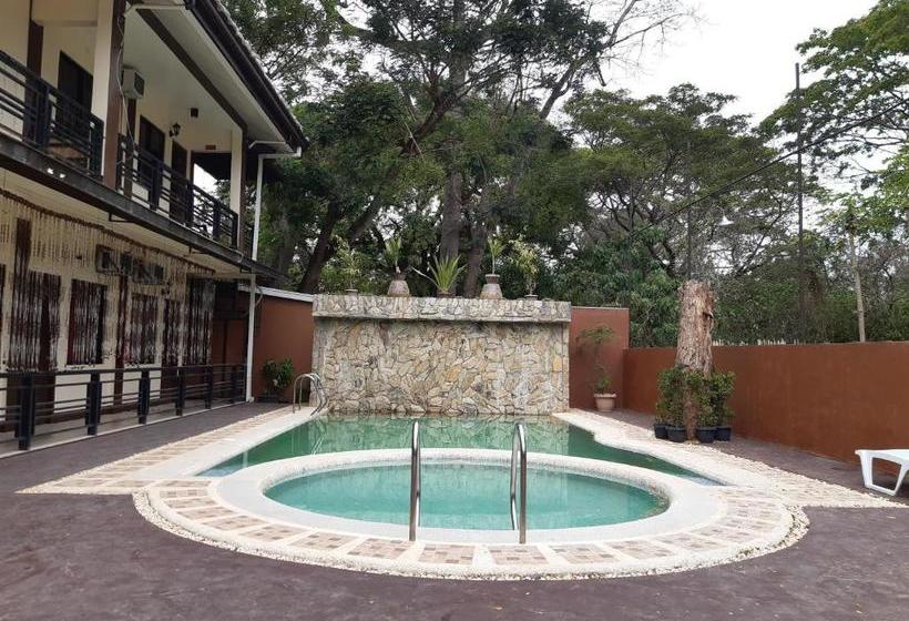 Diakopes Inn  Hostel