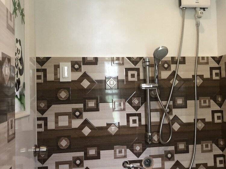 Alesseo Backpackers   Hostel