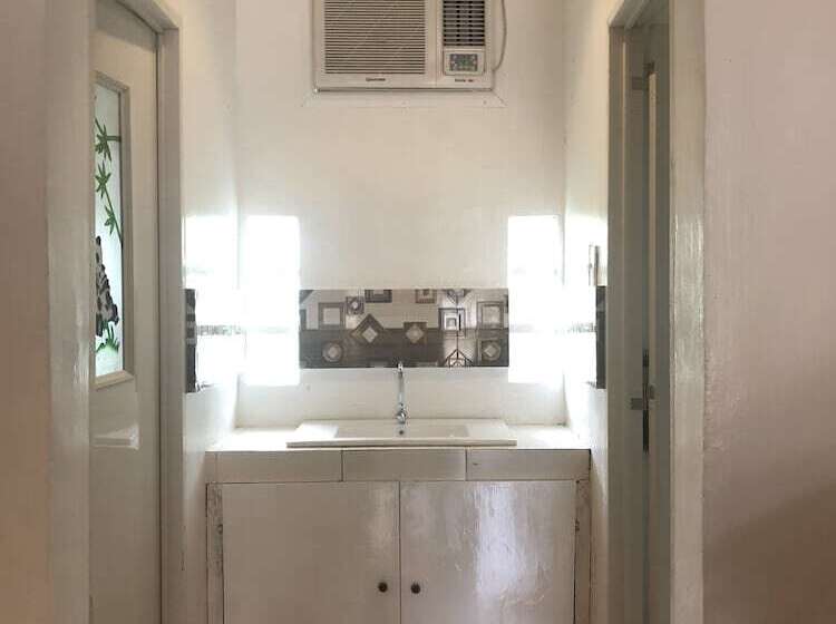 Alesseo Backpackers   Hostel