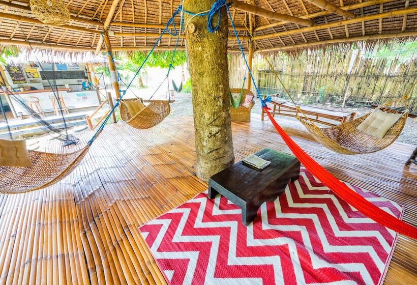 Bamboo Hostel Palawan