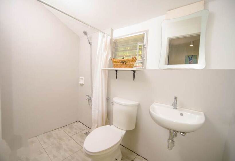 Bamboo Hostel Palawan