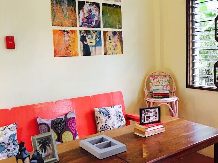 Bamboo Hostel Palawan