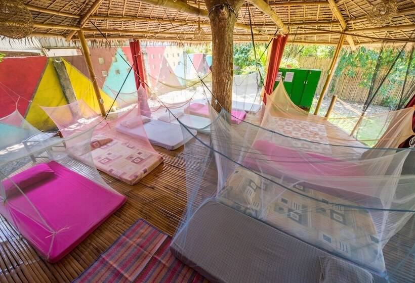 Bamboo Hostel Palawan