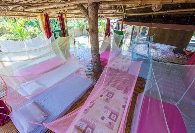 Bamboo Hostel Palawan