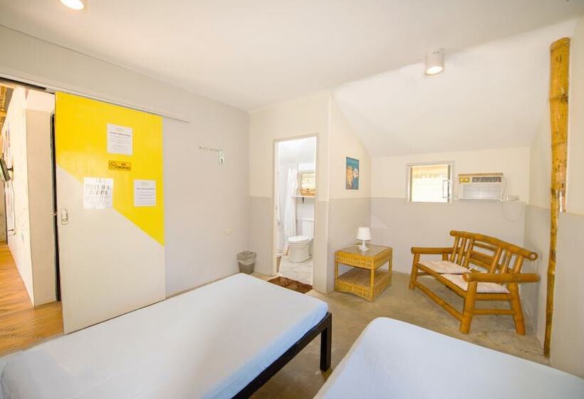 Bamboo Hostel Palawan