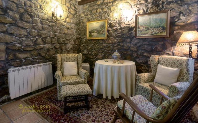 ベッドアンドブレックファースト Posada San Tirso