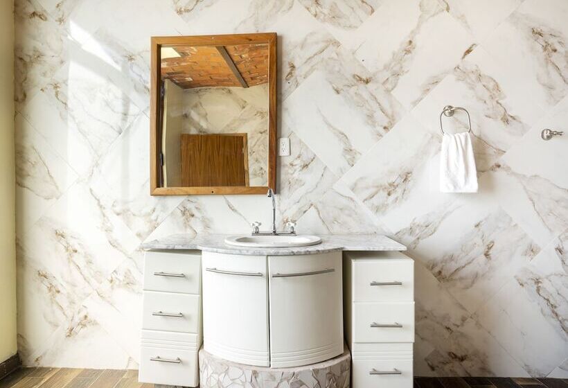 Capital O Hotel Posada Terraza, Guadalajara