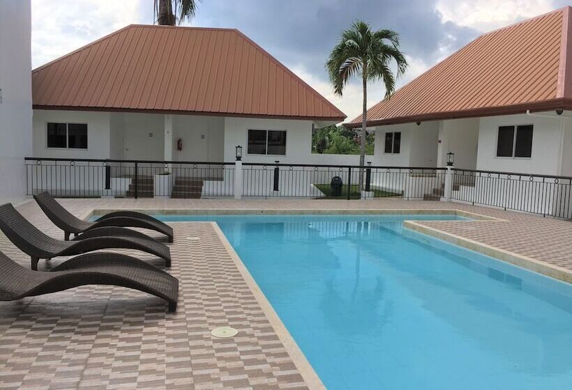 Heartland Hotel Serviced Rooms & Apartments