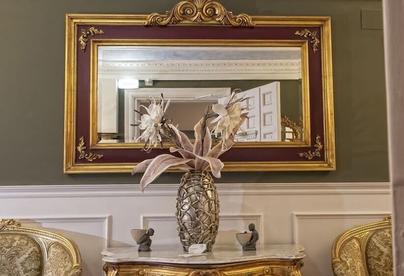 Hostal Boutique Puerta Del Sol