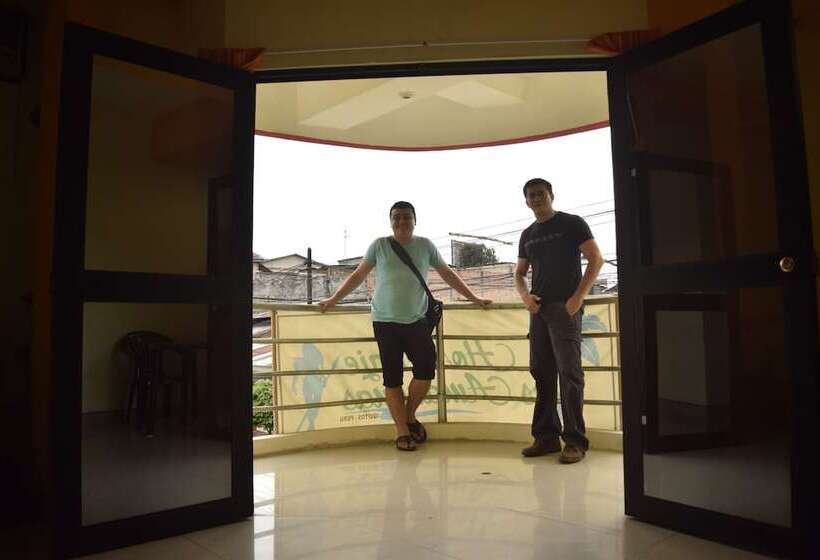 مسافرخانه Hospedaje Las Amazonas