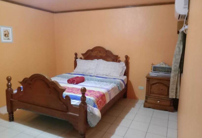 هتل 1st Street Park Apartelle