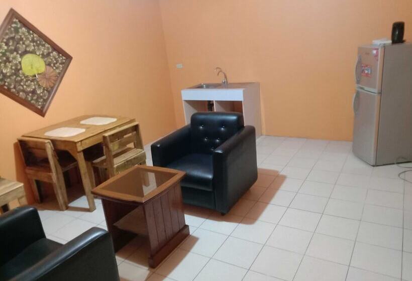 هتل 1st Street Park Apartelle