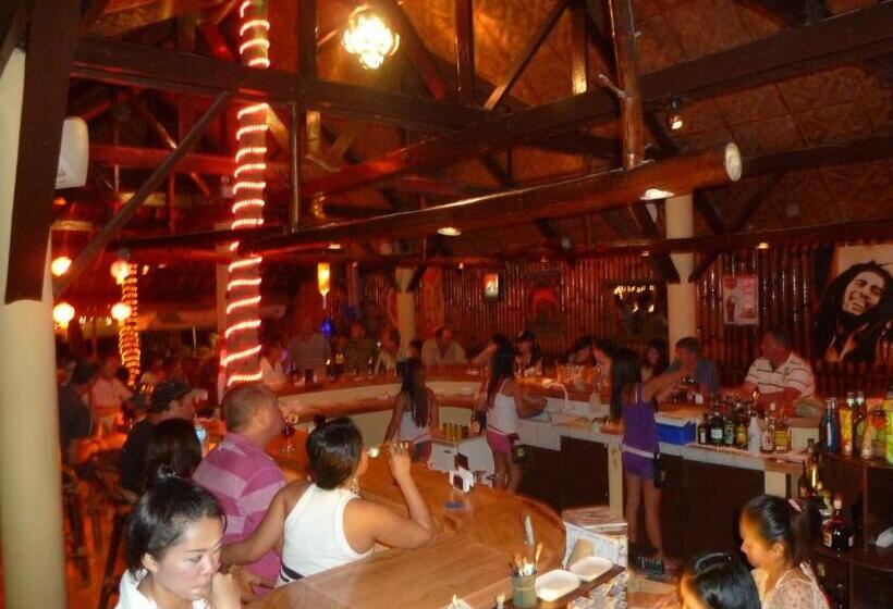 هتل Alona Vida Beach Resort