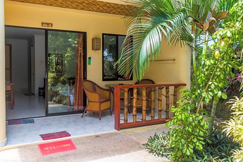 هتل Alona Vida Beach Resort