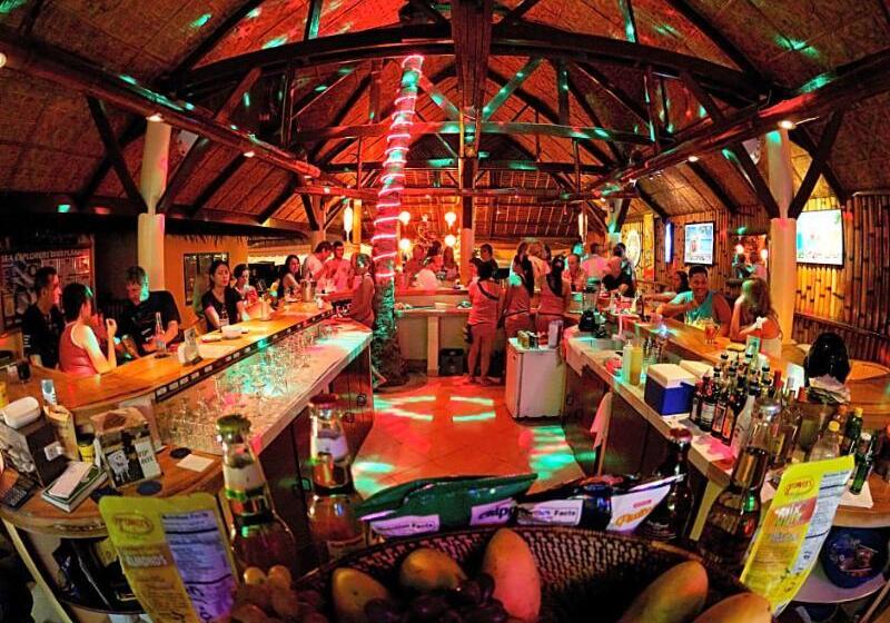 هتل Alona Vida Beach Resort