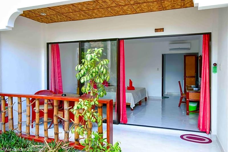 هتل Alona Vida Beach Resort