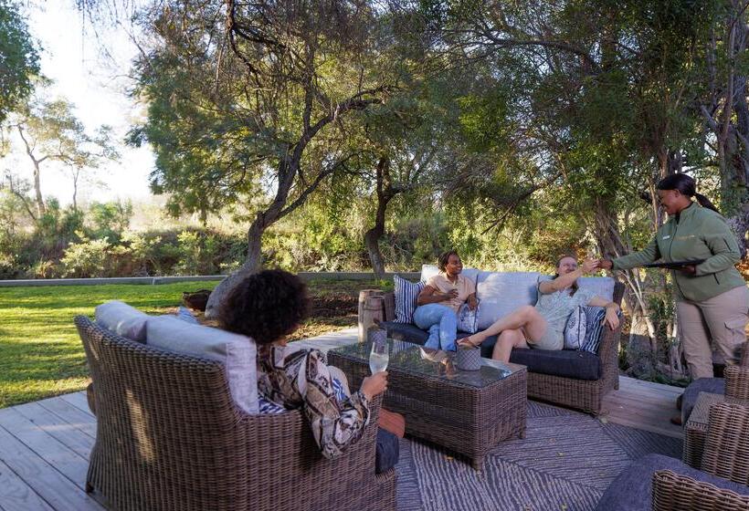 ホテル Amani Safari Camp