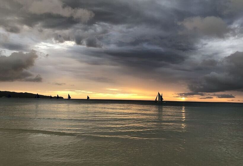 Hotel Boracay Suites