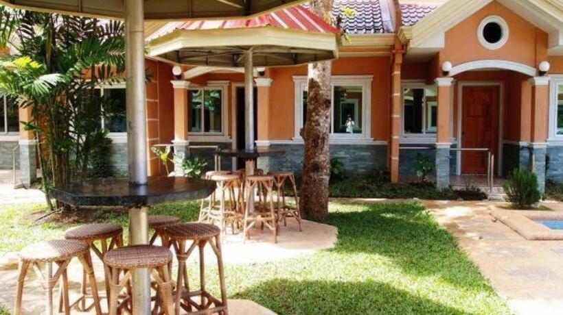 هتل Cambriza Suites