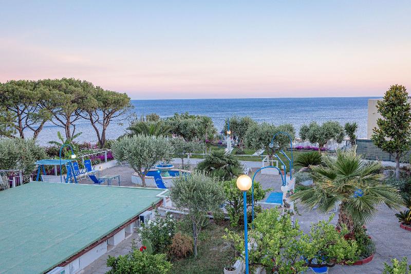 בית מלון כפרי Casa Adolfo Ischia