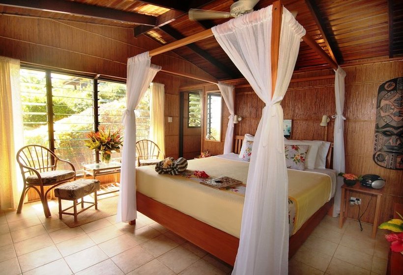 Hotel Coconut Grove Beachfront Cottages