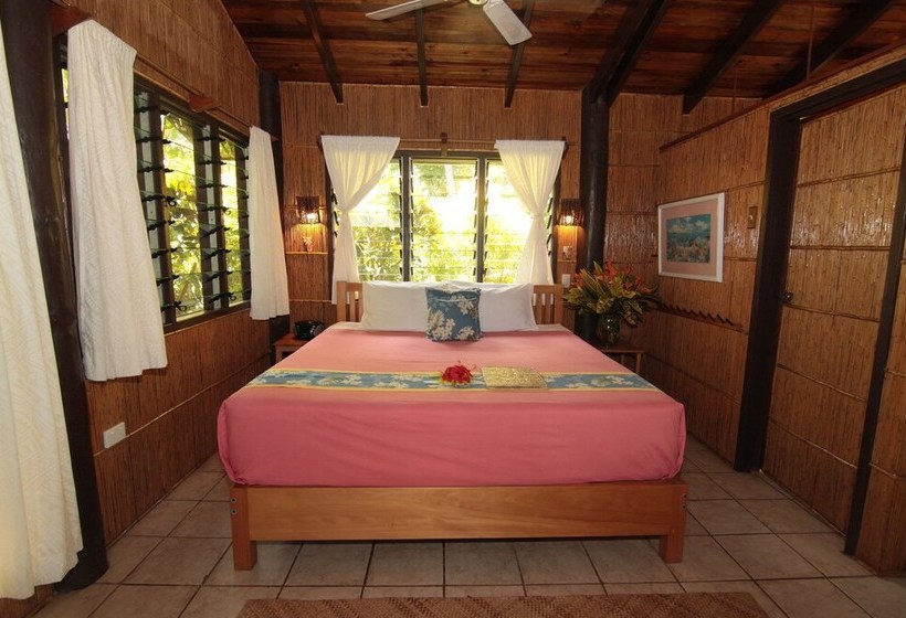 Hotel Coconut Grove Beachfront Cottages