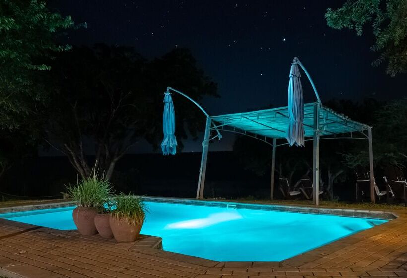 ホテル Crocodile Bridge Safari Lodge