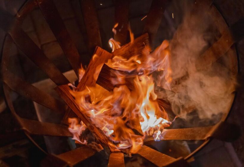 ホテル Crocodile Bridge Safari Lodge