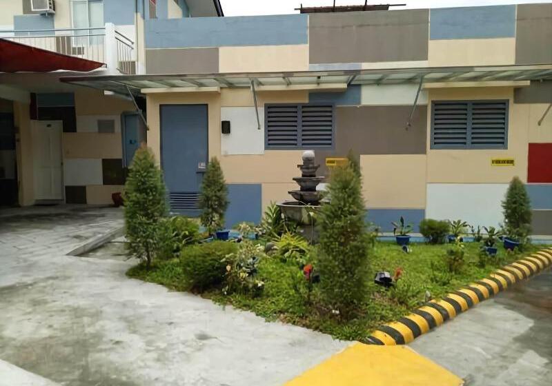 هتل Dianne Gardens