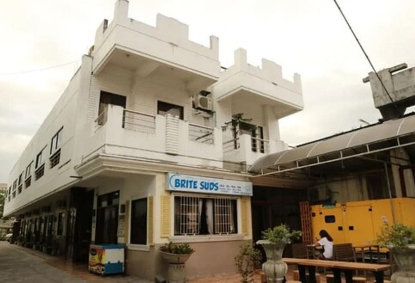 هتل Domer Residencias Naga City