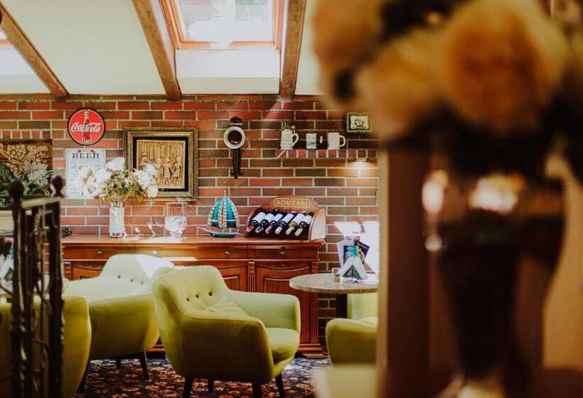 فندق Dworek Morski Spa & Wellness