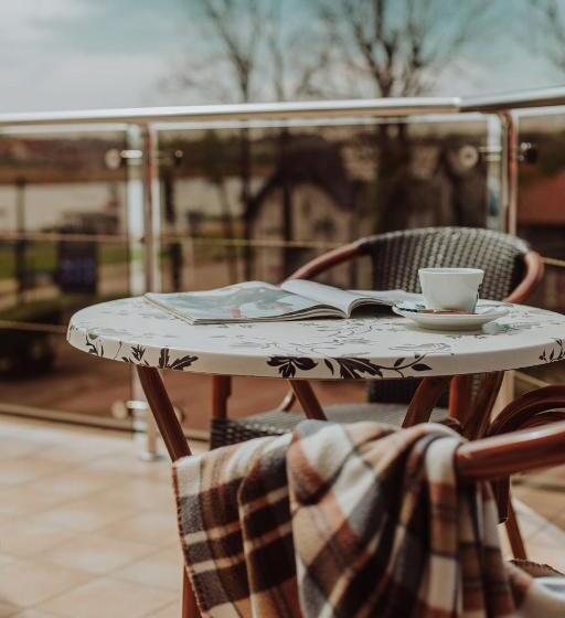 فندق Dworek Morski Spa & Wellness